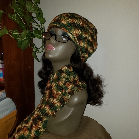 Hat and scarf set - Picture 3 of 8